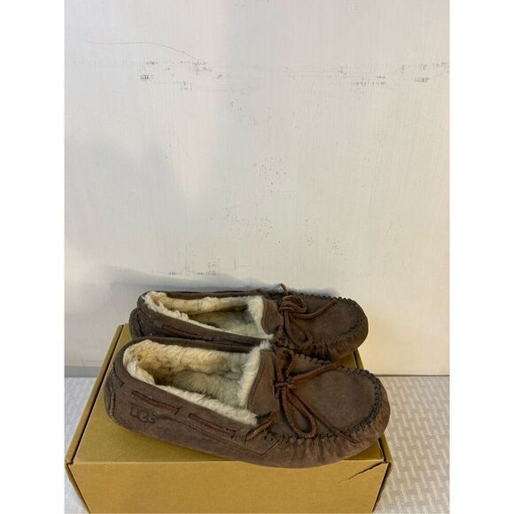 Ugg fur lined slippers beige size 7? - Picture 2 of 5